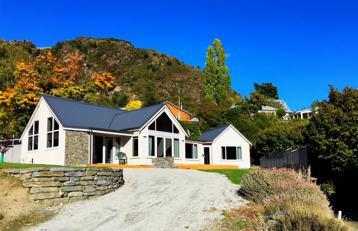 新西兰一小镇挂牌出售,364万平仅售5300万,租下来一天仅3.5万