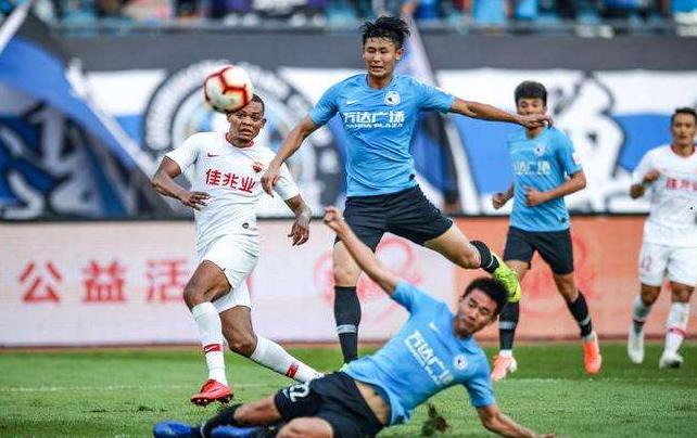 大连人冲超功勋外援,贝尼特斯要离开大连人俱乐部吗