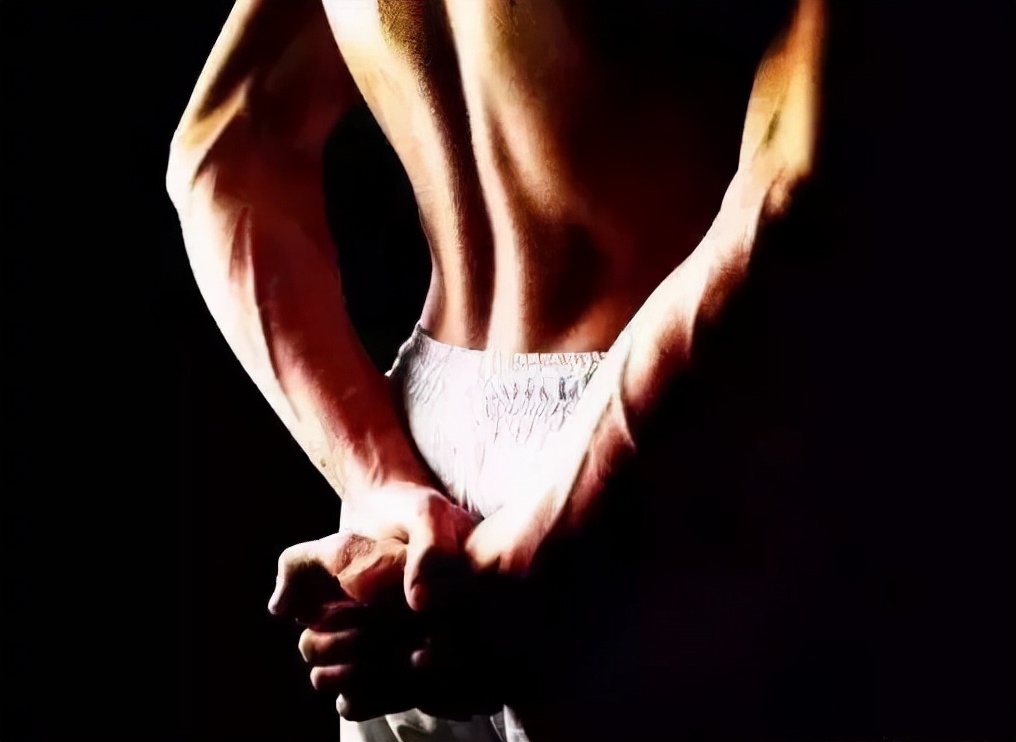 暧昧的短长超拔：难以启齿的凫游