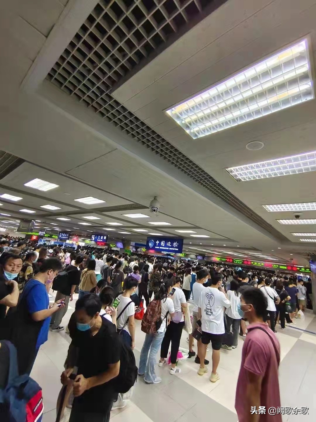 疫情后的冷清,疫情过后热闹的街道恢复