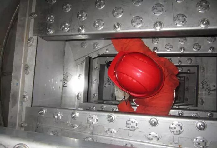 精馏塔底部,精馏塔都有什么