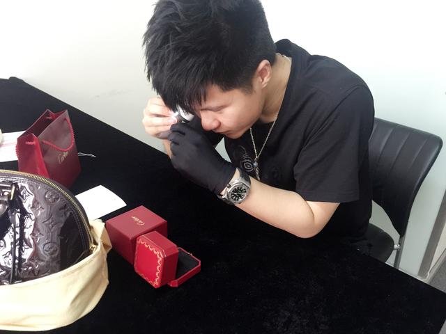 90后精品小伙,老男人说奢侈品鉴定最贵