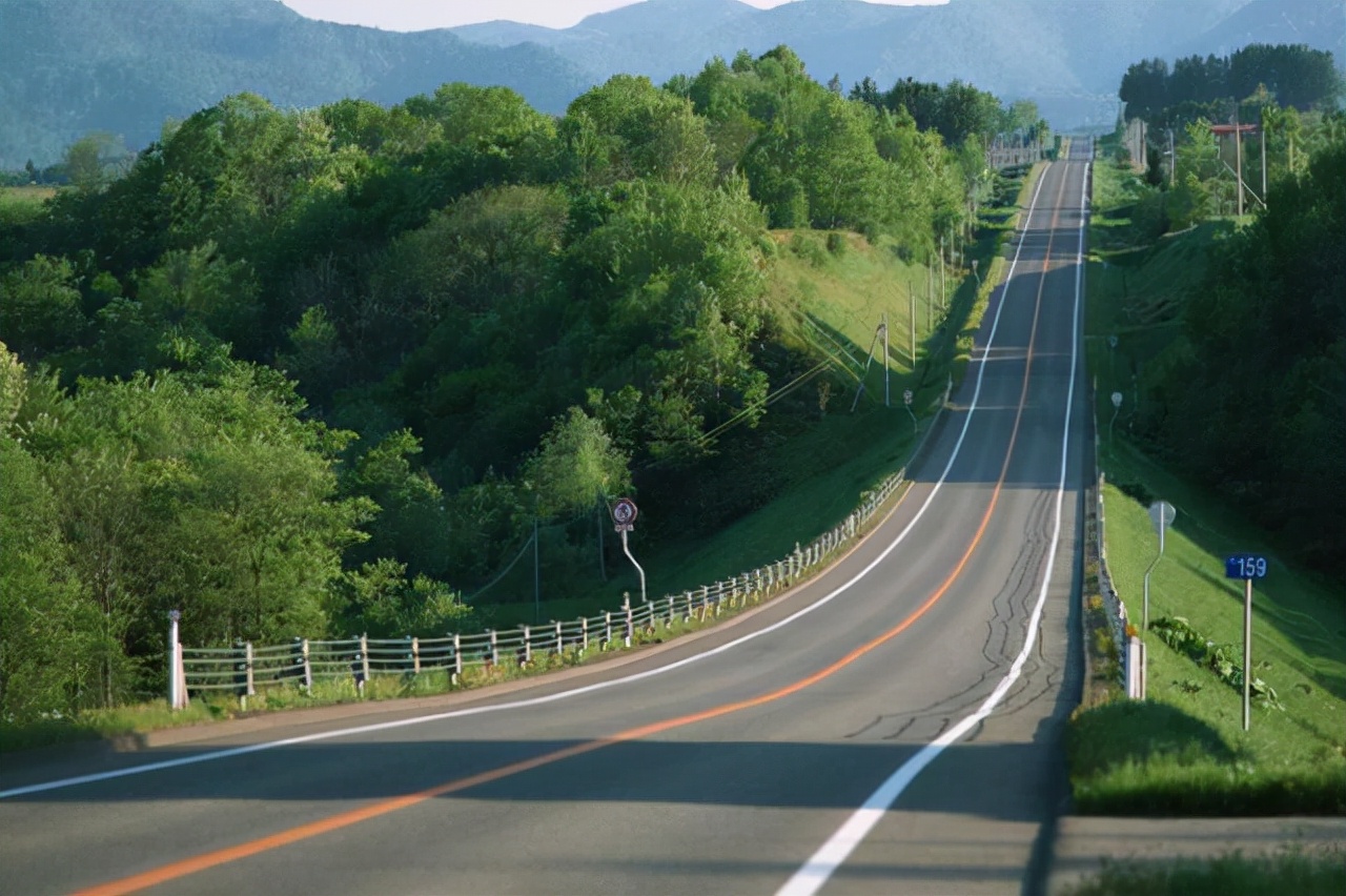 刹车不要猛踩,踩刹车正确方法和技巧