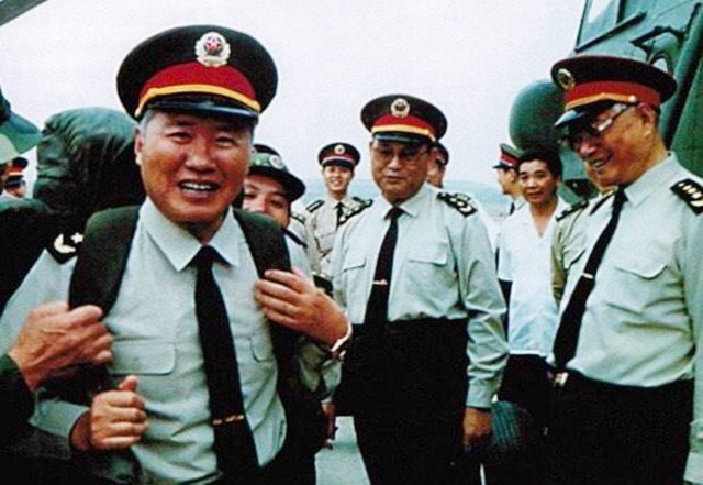 文职官员到何级别才有专门警卫员,什么级别的干部配备警卫员司机