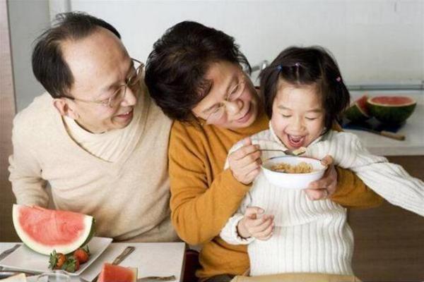 10个月宝宝喝奶粉只喝70,十个月宝宝只喝100毫升