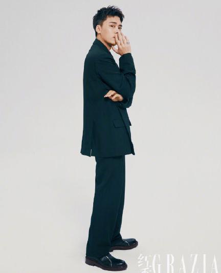 王俊凯穿西装好看,王俊凯时尚西装