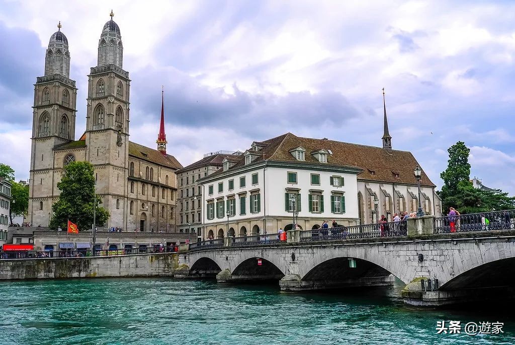 瑞士人竟然这么爱喝,拥有是世界遗产的葡萄园,作业还在靠手工