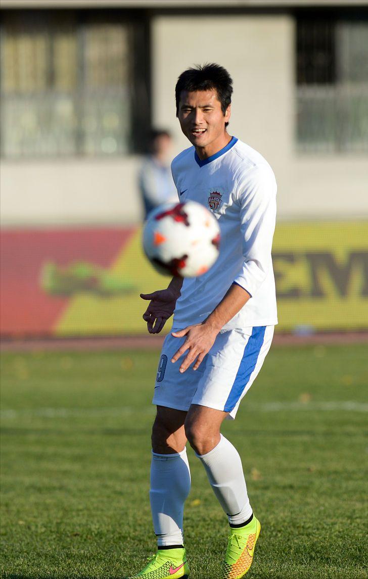 杨晨和孙继海一起在曼城踢过球吗,孙继海杨晨范志毅哪个最强