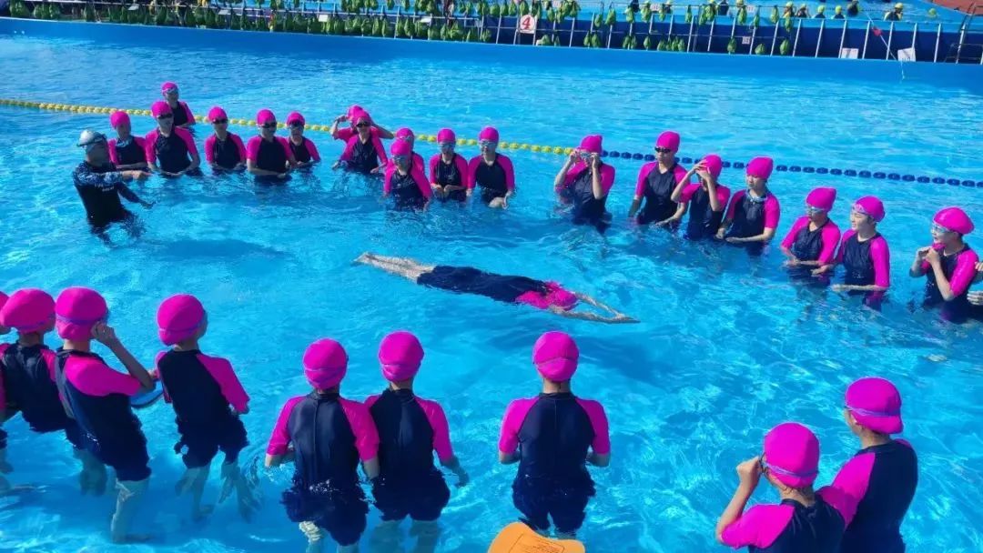 初学游泳一般水深多少合适,初学者学游泳水深多少合适