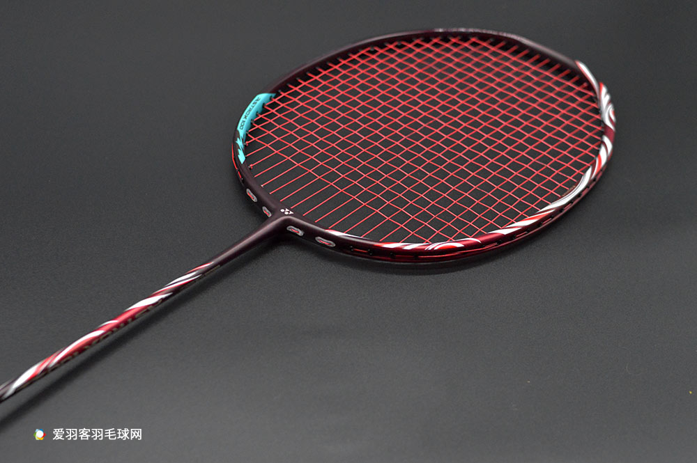 十大羽毛球拍排行榜最新款,最暴力的天斧羽毛球拍