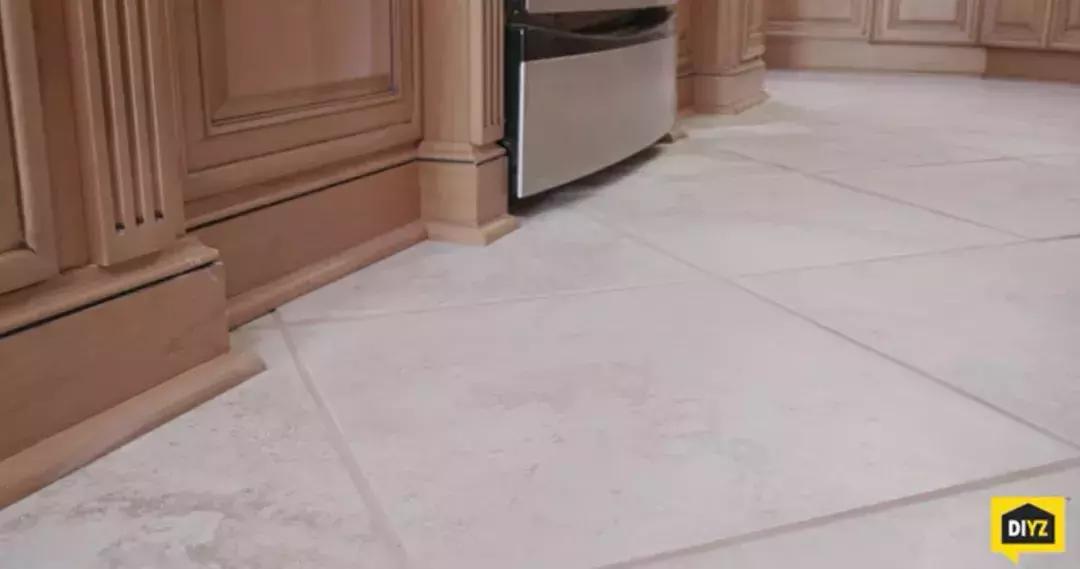 家里瓷砖破了找什么人修理,卫生间墙面瓷砖破了怎么补救