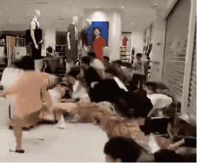 优衣库kaws疯抢官方回应,kaws优衣库被哄抢