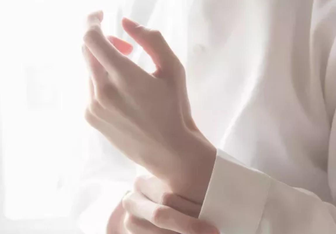 护手霜怎么涂才能让手变漂亮,怎样涂护手霜才能让手变得好看