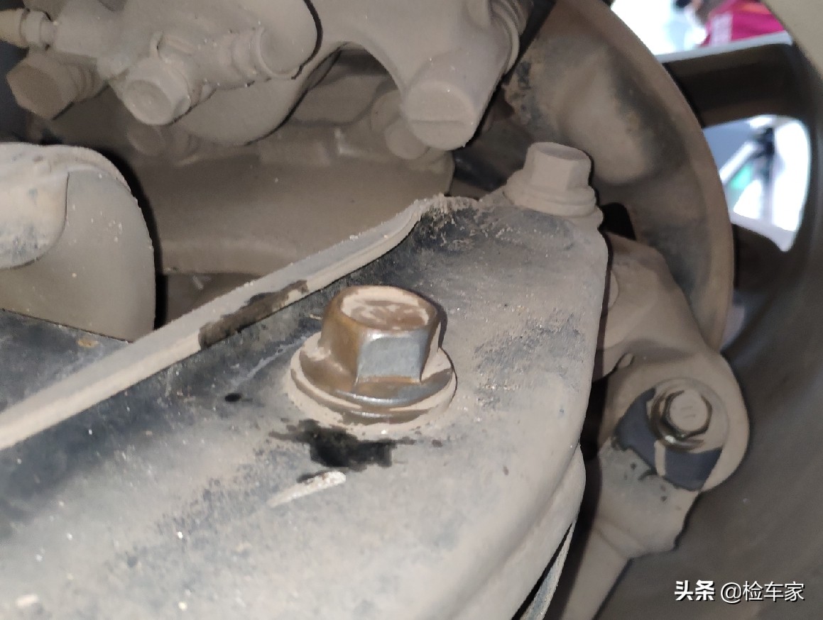 开了5年的14代丰田皇冠价格,15年车龄的丰田皇冠值得购买吗