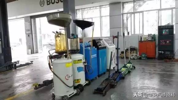 从修车店起家发展二手车店,从一个学徒在4s店干十年修车