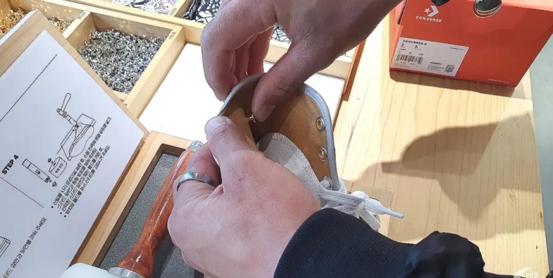 韩国帆布鞋穿搭,最近流行的帆布鞋怎么穿鞋带