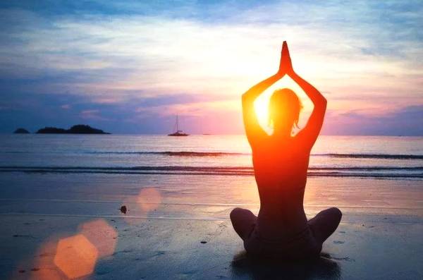 什么精华液滋润补水美白口碑好,口碑最好十大精华液美白补水