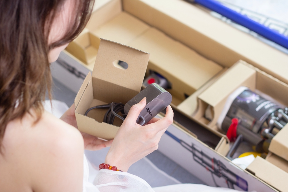 戴森v11吸尘器能吸多大颗粒,原装戴森v11吸尘器吸头介绍