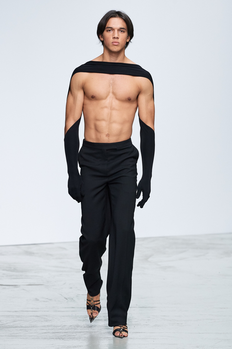 盘点四大时装周那些看不懂的奇葩设计，这15个品牌谁才是一号怪咖