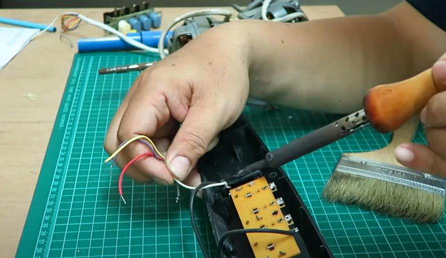 家用电风扇常见故障及解决办法,电风扇装错了怎么拆下来