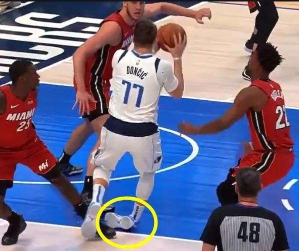 咯嘣一声腰就疼了是怎么回事,扭到脚咯嘣一下是怎么回事