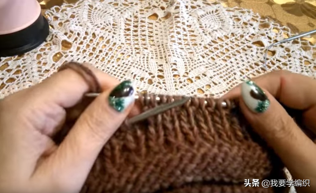 中老年妈妈冬季帽子帽顶编织教程,表达爱的简单刺绣