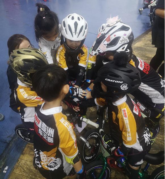 把“兴趣”坚持下去，孩子能收获什么？说说两年半平衡车之旅