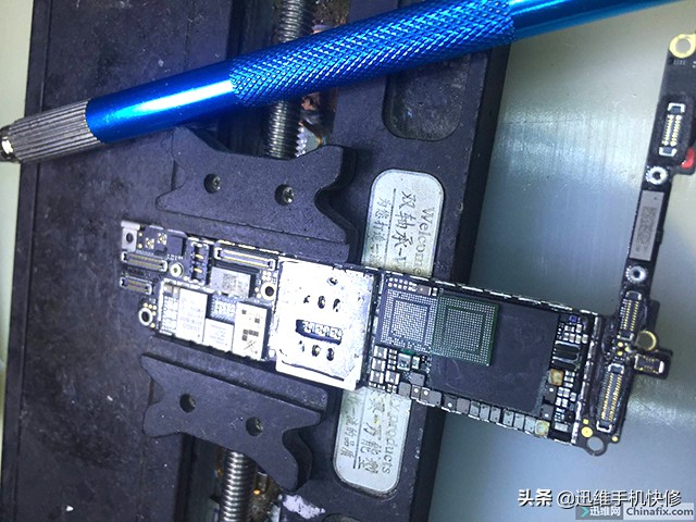 iphone7进水后开不了机怎么办,iphone7进水不开机维修要多少钱