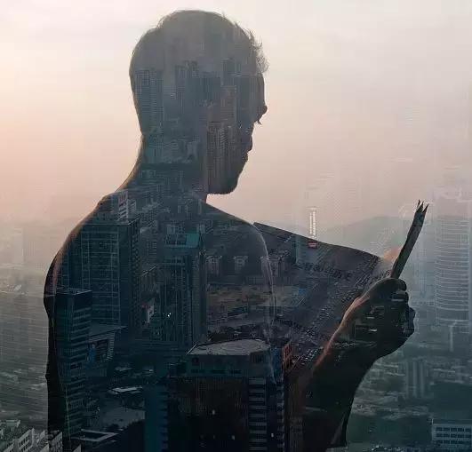 有些人其实在18岁就死了,有些人30岁就死了