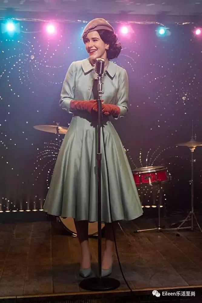 弃出轨前夫再惹桃花，纽约名媛离婚爆红，5000套美裙包裹励志大戏