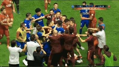 那些年国足的中超名场面,中国国足踢球名场面
