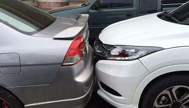 新手上路发生新车刮蹭怎么处理,新车上路就被刮这样处理避免入坑