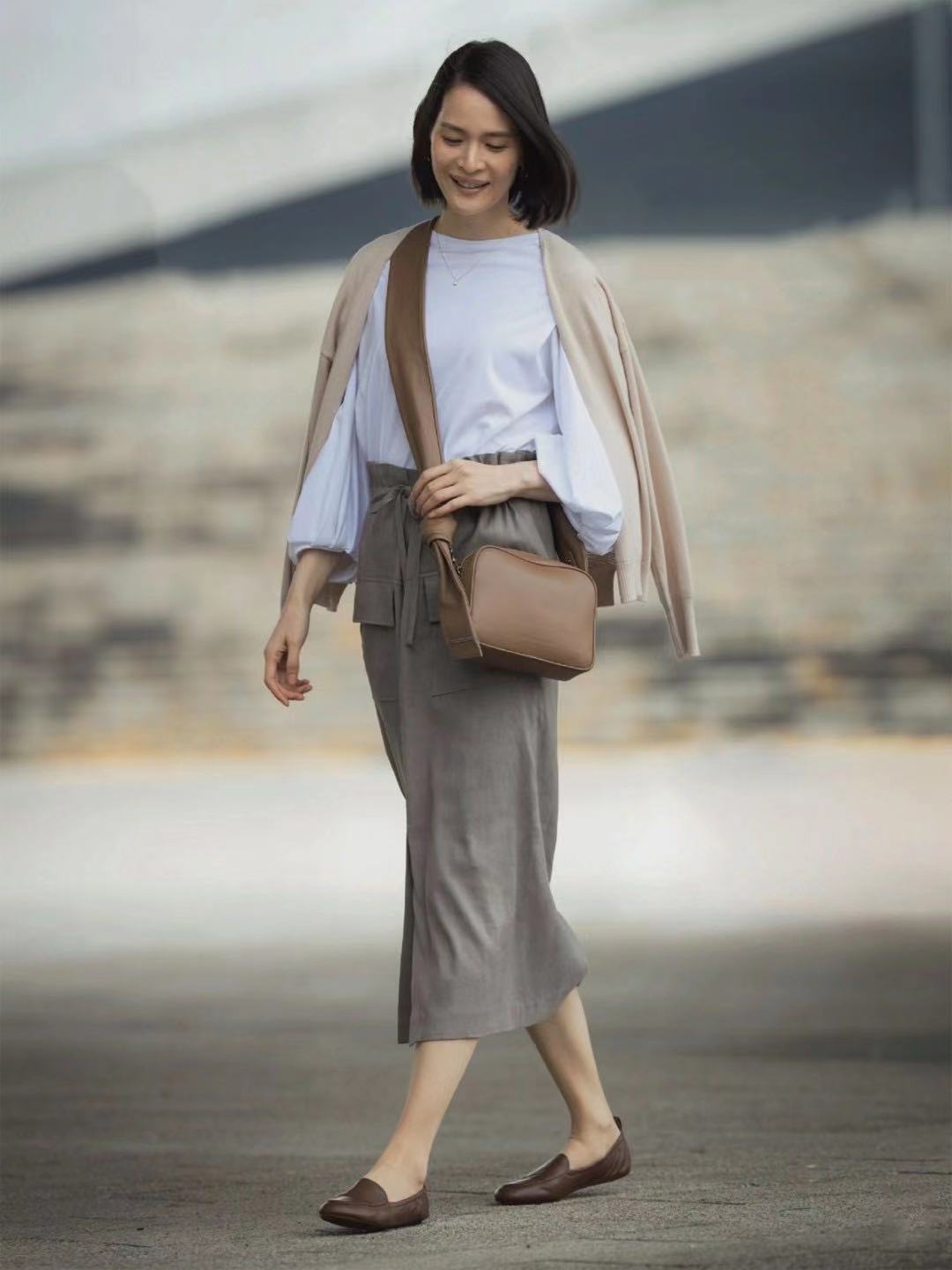 40岁女人穿衣如何搭配简单大方,40岁女人如何穿衣搭配更显气质