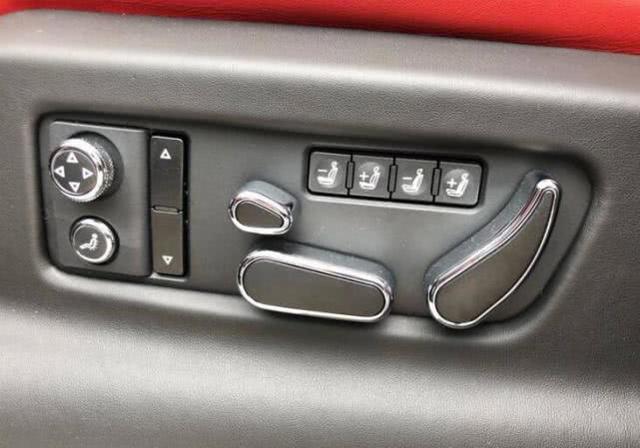 宾利新款添越到店,宾利添越2021款4.0tv8试驾