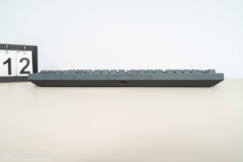 做工细腻手感超好,曜越g821多模电竞机械键盘