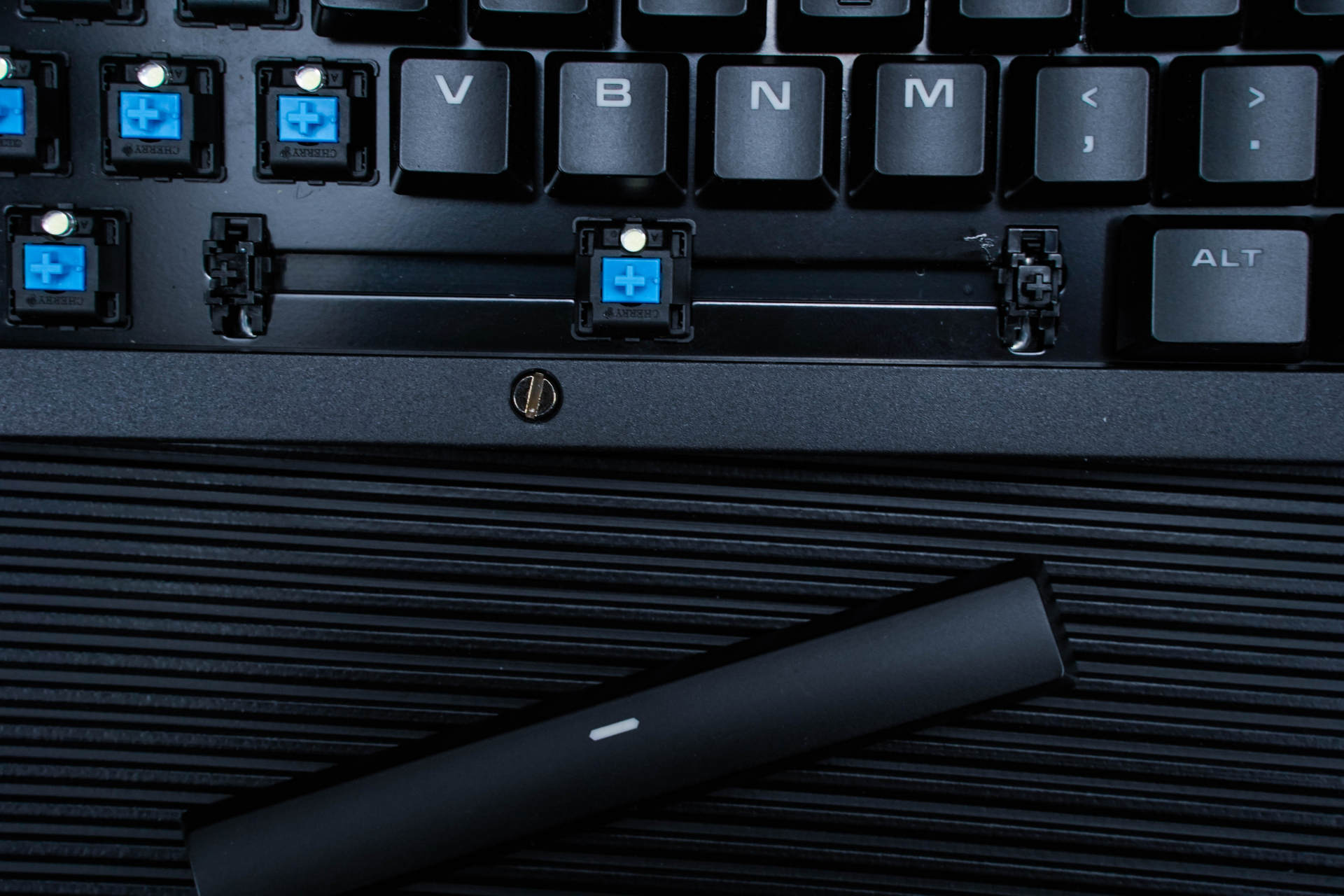 骨伽700k键盘,87键tk950朋克机械键盘