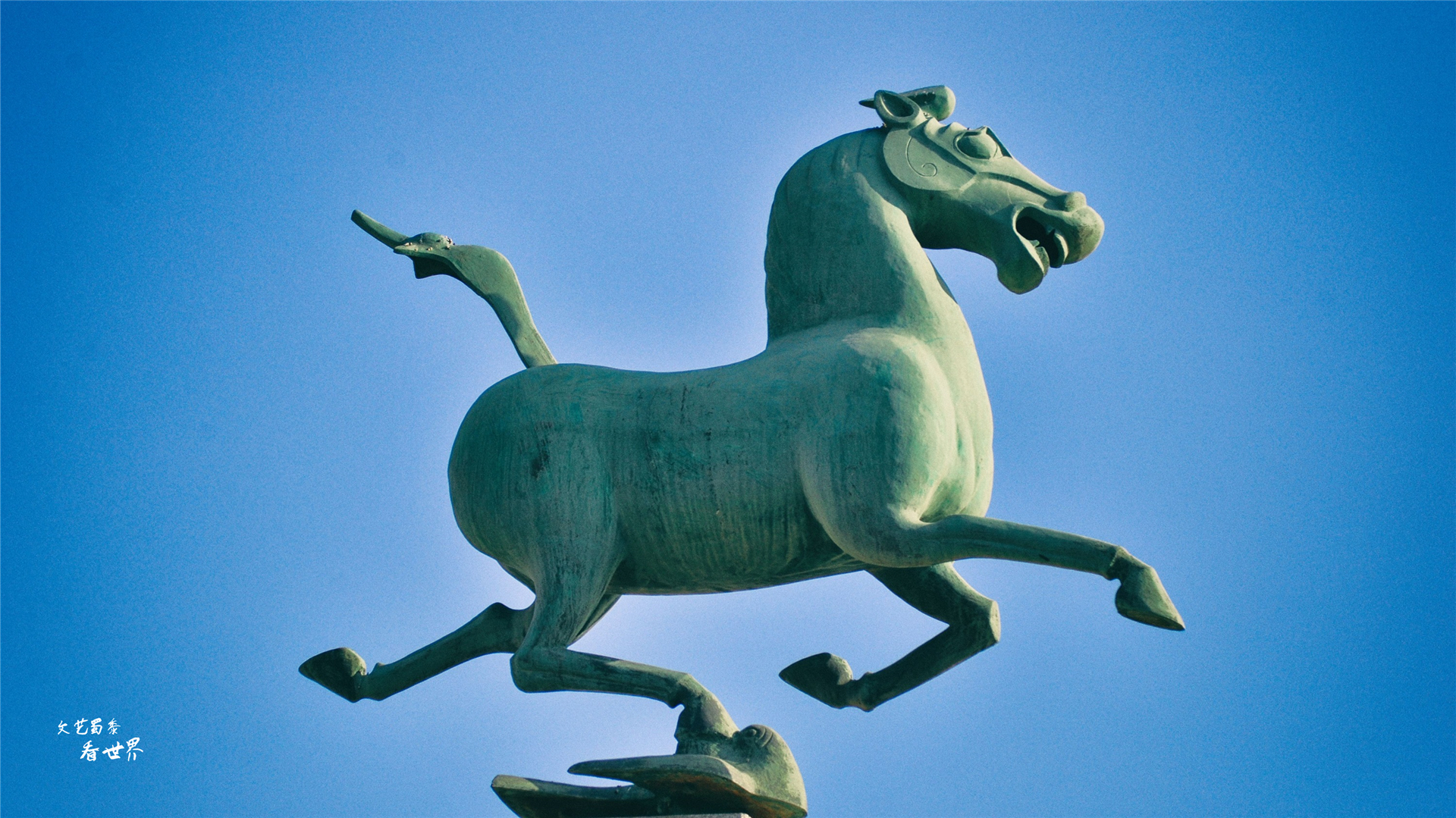 真实的铜奔马为啥图片不一致,铜奔马的独特之处