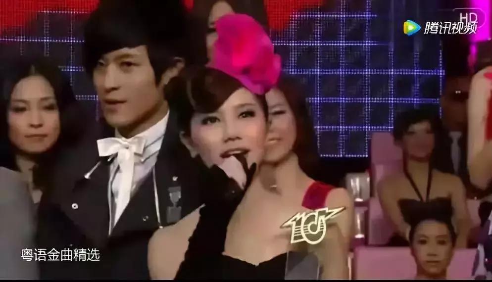 说“我的歌都有爆的潜力”的邓紫棋，才不是一个没有故事的女同学