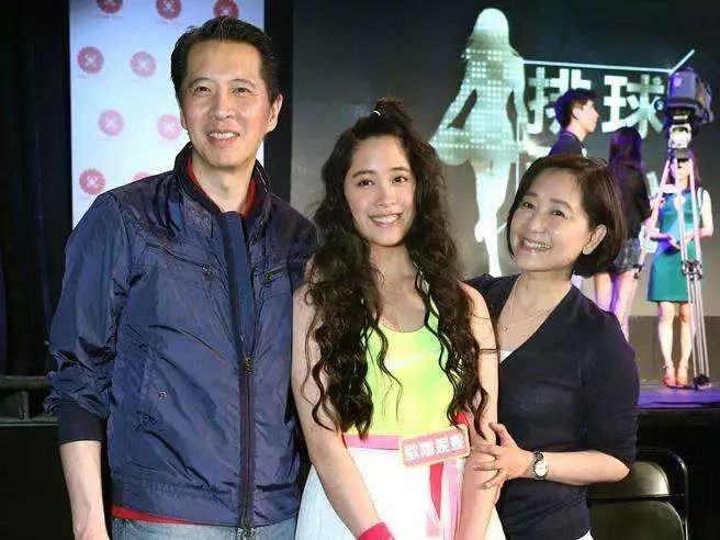 欧阳妮妮和欧阳娜娜什么关系,欧阳妮妮跟欧阳娜娜什么关系