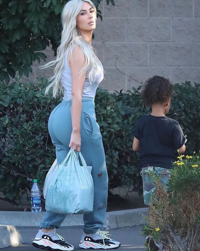 Yeezy750初代发售！6年了！什么时候补货啊啊啊啊啊