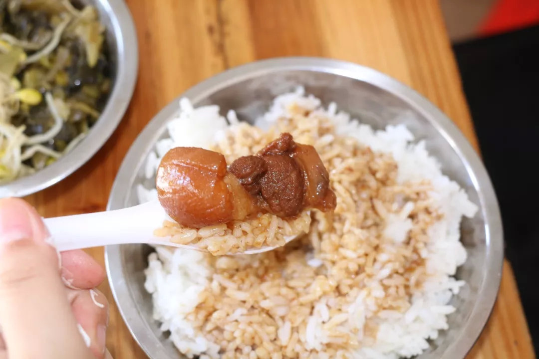 海口比较有特色的十大美食街,海口美食藏在小巷子里的美味