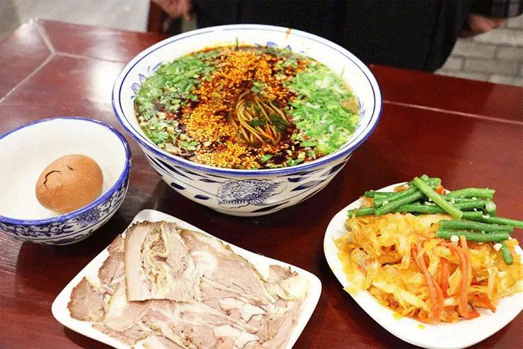 甘肃，一个被面条拉长的的省份！