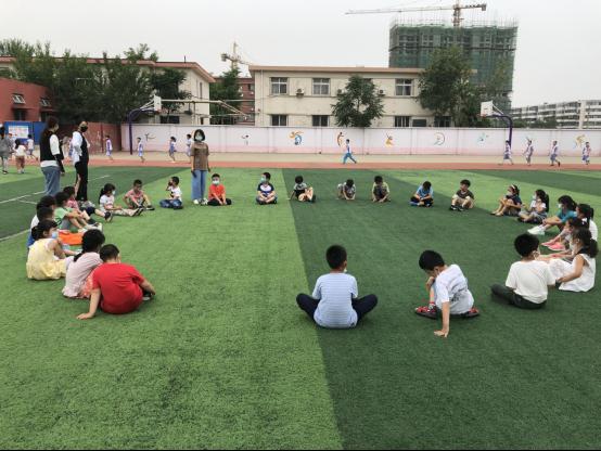 看幼儿园老师怎么教育孩子的,幼儿园开设幼小衔接课程通知