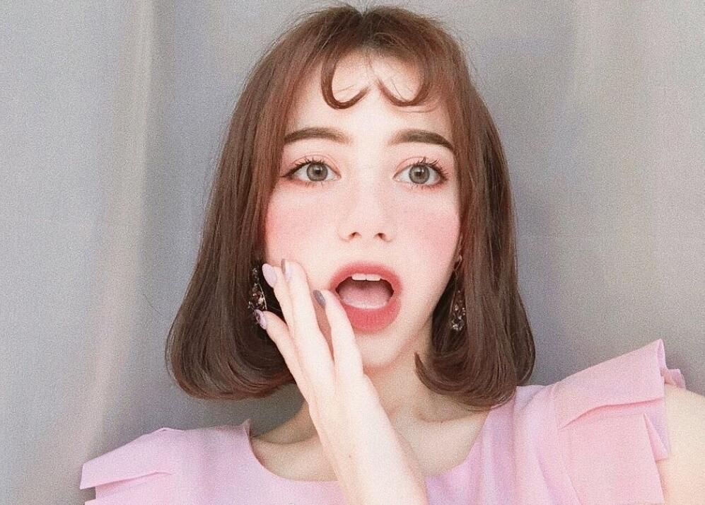 17岁俄罗斯妹子走红，韩妆化得出神入化，被封为“人间水蜜桃”！