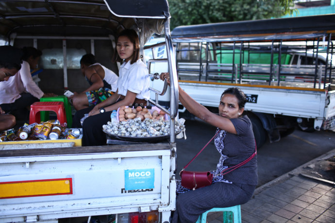 一座美丽的城市缅甸仰光,80年代的缅甸仰光城市