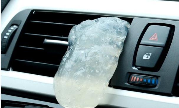 车内细微灰尘怎么处理最好,车内灰尘多用湿布可以吗