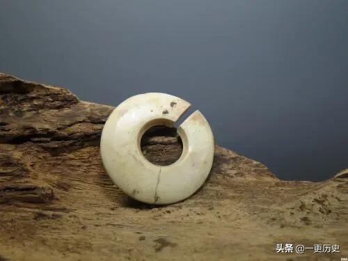 “半环曰玦”，代表着盛极必衰的玦都有什么功能和意义？