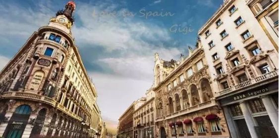 中国买房的钱出国能干嘛 (国外的钱能在国内买房吗)