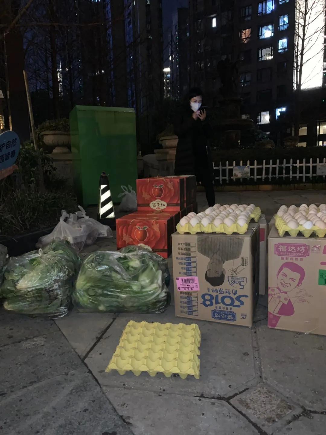 远亲不如近邻武汉福达坊集团特殊时期为市民稳价保供