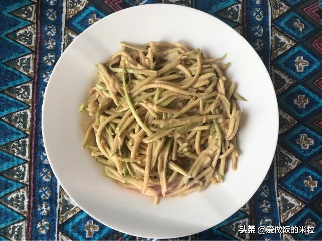 凉拌芝麻酱西葫芦的正宗做法,芝麻酱拌西葫芦可以吃吗